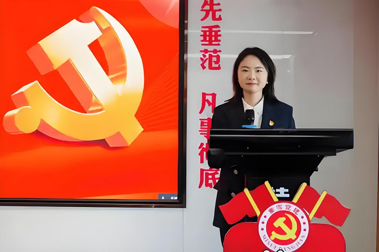 赵红果：巾帼不须眉 韶华映光辉